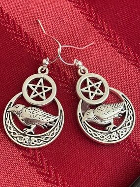 5/$10❤️❤️❤️NEW Handmade Zinc Alloy Pentagram & Raven Dangling Earrings
